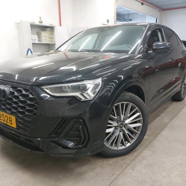 AUDI - AUD Q3 SB 35 TDI 150PK S-Tronic S Line Business Edition Pack Platinum & Towing Hook