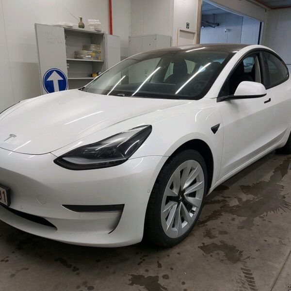TESLA - TES MODEL 3 Long-Range Dual Motor 476PK & 19 Inch Alloy * ELECTRIC *