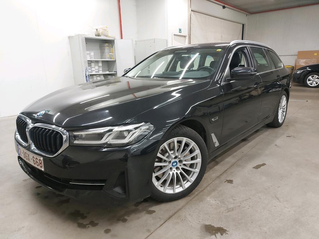 BMW - BMW 5 TOURING 530e 292PK Business Edition With Dakota Heated Seats & Driving Assistant Professional & Safety & Parking Assistant Pack * HYBRID *